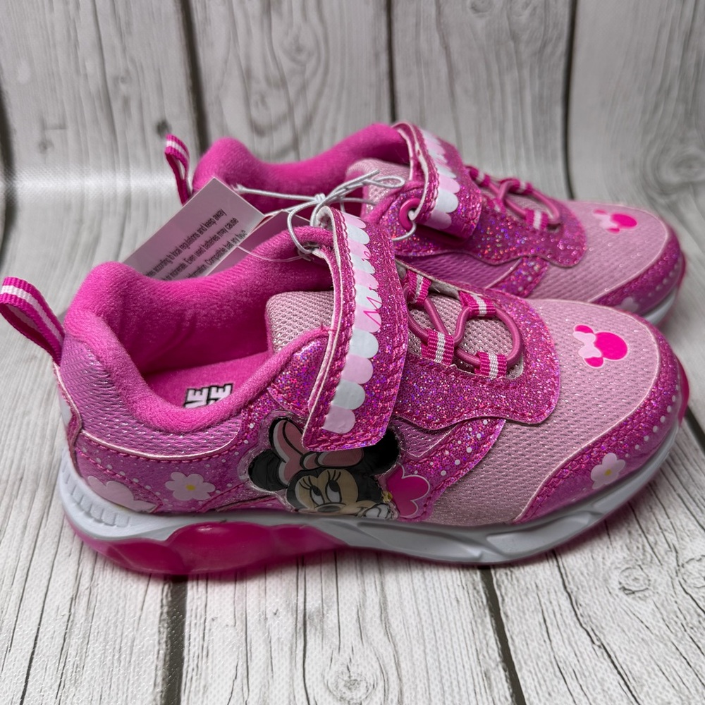 BRAND NEW Size 10 Disney Junior Minnie Mouse Toddler Girls Light-Up Sneakers